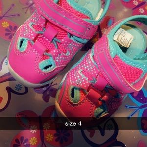 comfy shoes size 4 for baby